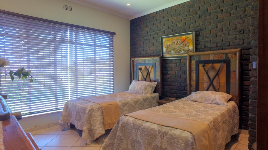 4 Bedroom Property for Sale in Safari Gardens North West